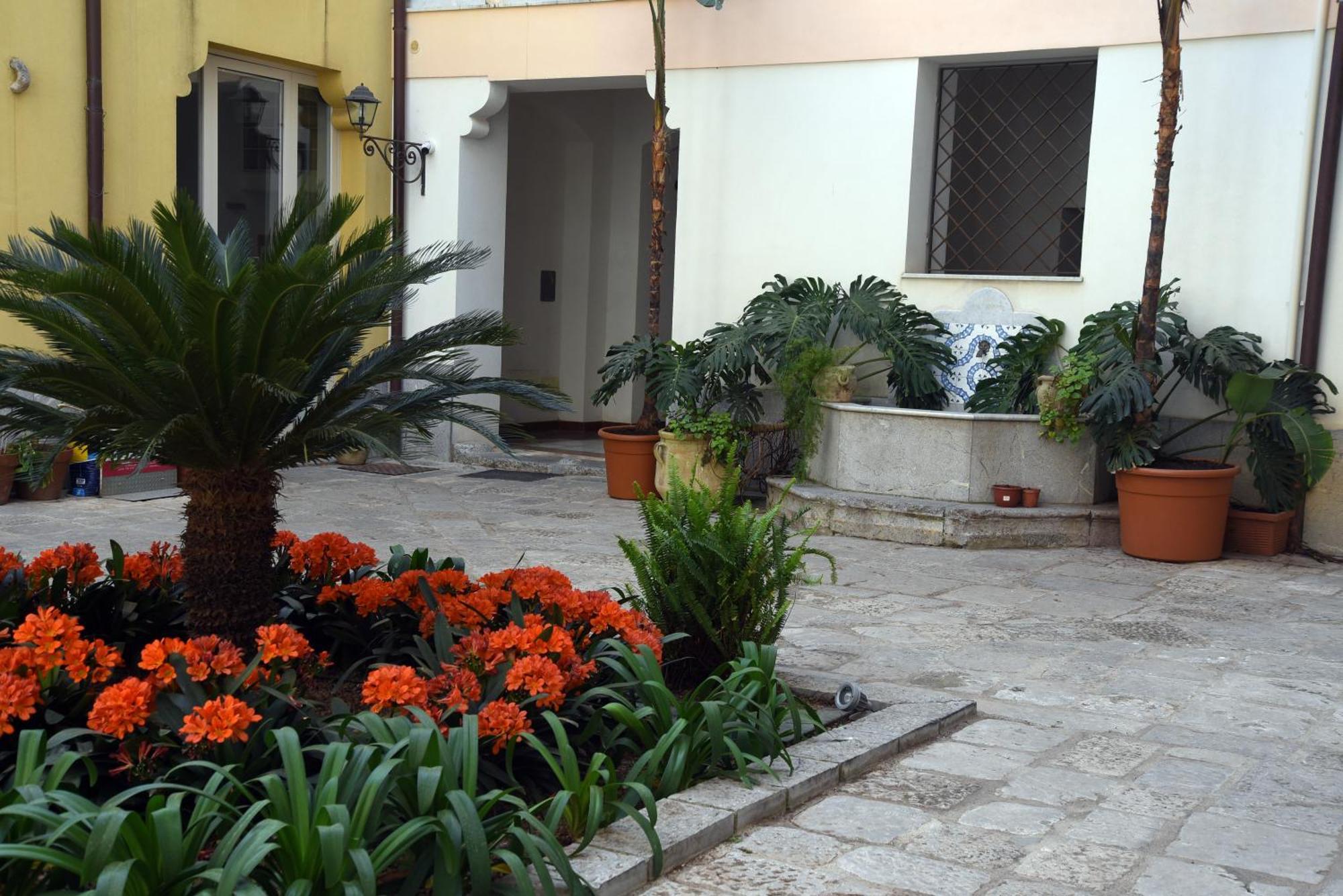 Piano Alloro Palermo Esterno foto