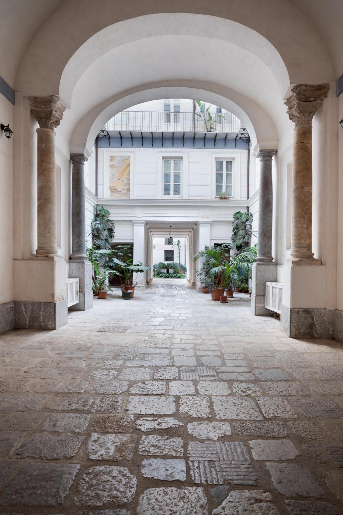 Piano Alloro Palermo Esterno foto